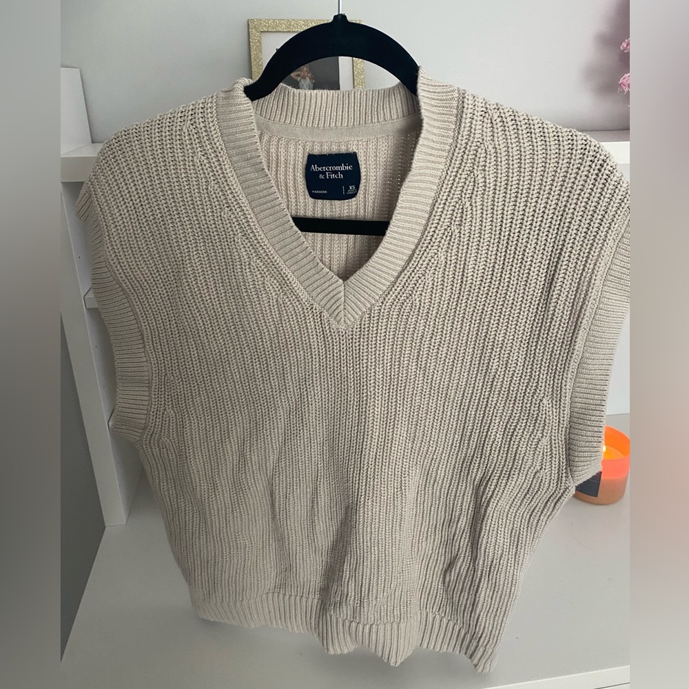 Abercrombie & Fitch Oversized beige Sweater Vest